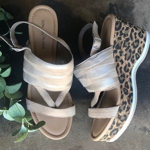 🆕 Donald Pliner “Valri” Animal Print Wedge